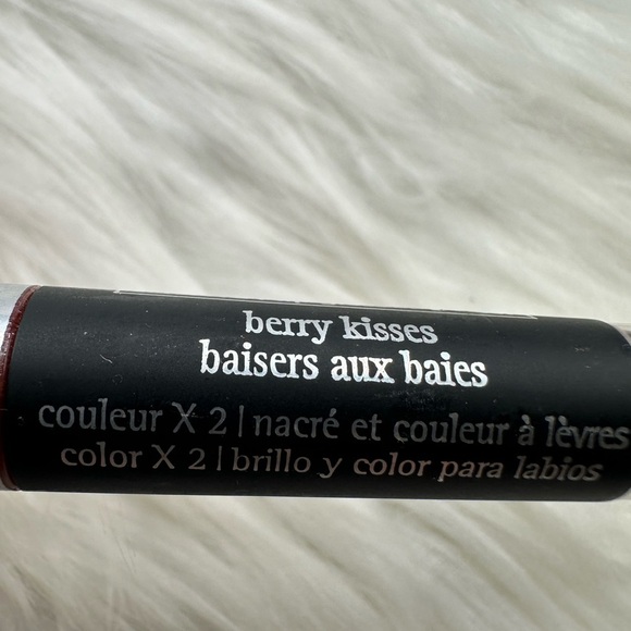 🩷5/$10 Mary Kate & Ashley Deep berry Lip Gloss - Picture 5 of 7